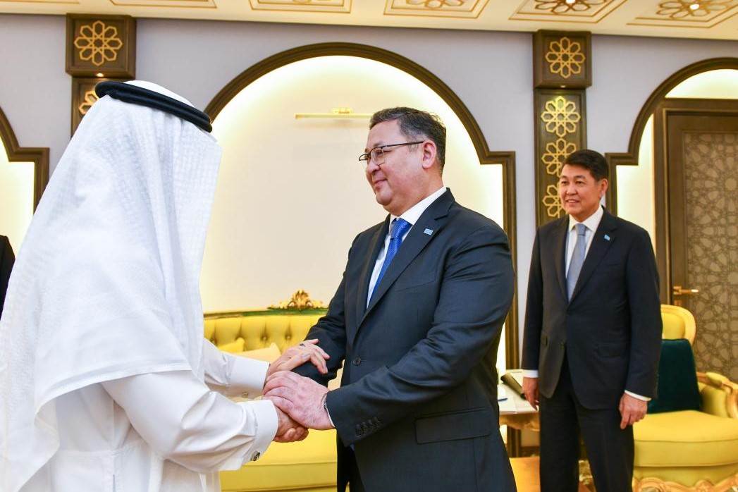 Kazakhstan’s Deputy Prime Minister – Minister of Foreign Affairs Murat Nurtleu meets with the President of the Islamic Development Bank. Source: MFA
