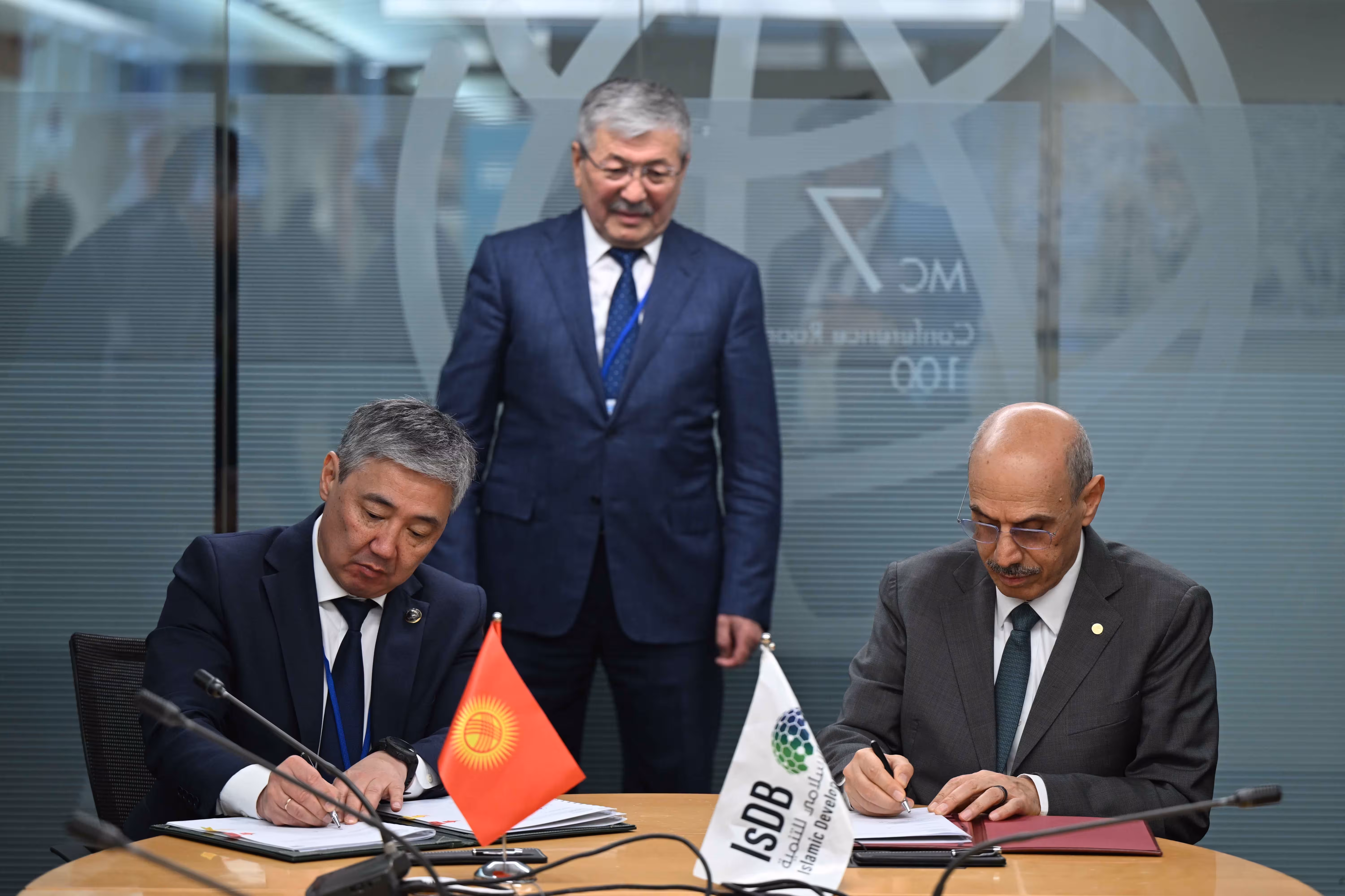 IMF publishes GDP projections for Central Asia; Kazakhstan records first net outflow of U.S. FDI; Inflation continues to rise in Uzbekistan and Kazakhstan; Kazakhstan launches new investor visa. /May.05